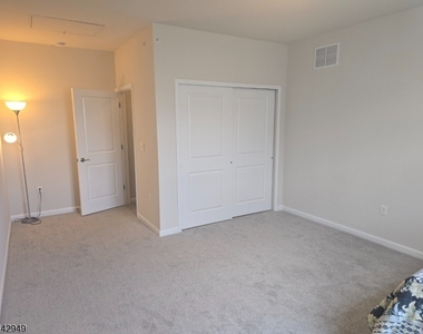 907 Greenland Sq - Photo Thumbnail 26