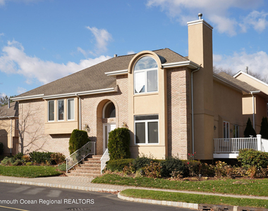 194 Pelican Court - Photo Thumbnail 1