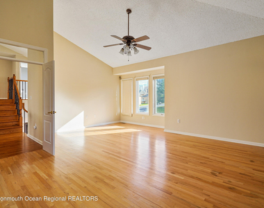 194 Pelican Court - Photo Thumbnail 31