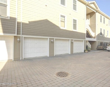 239-4 Beachfront - Photo Thumbnail 11