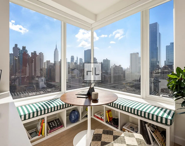 10th Avenue - Photo Thumbnail 7
