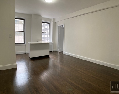 East 46 Street - Photo Thumbnail 1