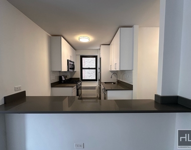 E 16 St - Photo Thumbnail 3