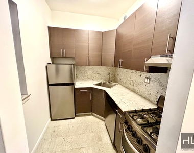 East 80th Street - Photo Thumbnail 2