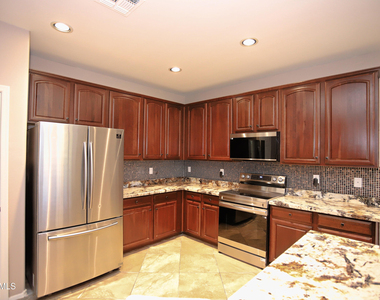5034 W St Kateri Drive - Photo Thumbnail 16