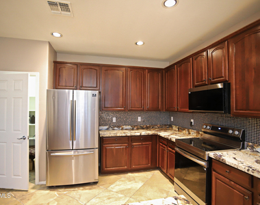 5034 W St Kateri Drive - Photo Thumbnail 17