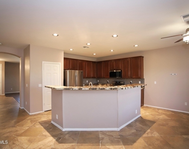 5034 W St Kateri Drive - Photo Thumbnail 14