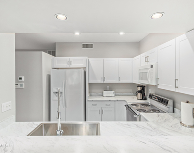7700 E Gainey Ranch Road - Photo Thumbnail 6