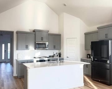 2817 Riverview Road - Photo Thumbnail 10
