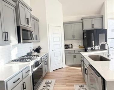 2817 Riverview Road - Photo Thumbnail 5