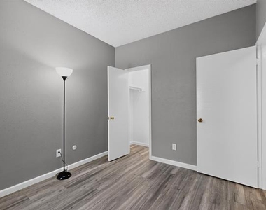 12921 Abrams Road - Photo Thumbnail 21