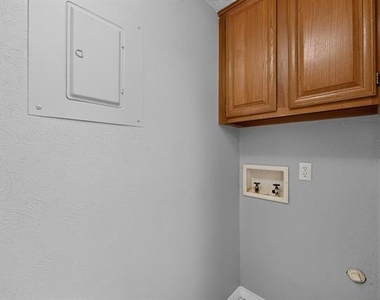 12921 Abrams Road - Photo Thumbnail 22
