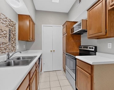 12921 Abrams Road - Photo Thumbnail 11