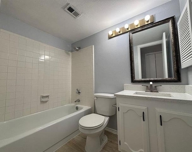 7921 Freeland Drive - Photo Thumbnail 13