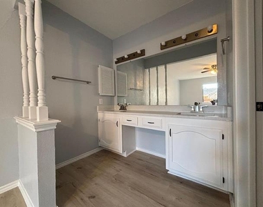 7921 Freeland Drive - Photo Thumbnail 11
