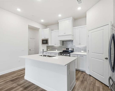 1044 3rd Street - Photo Thumbnail 15