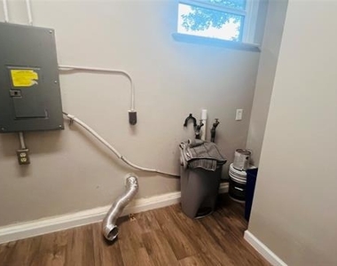 909 Laguna Drive - Photo Thumbnail 9
