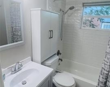 909 Laguna Drive - Photo Thumbnail 4