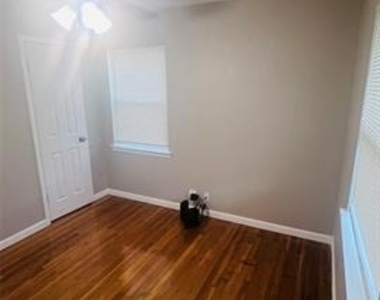 909 Laguna Drive - Photo Thumbnail 6