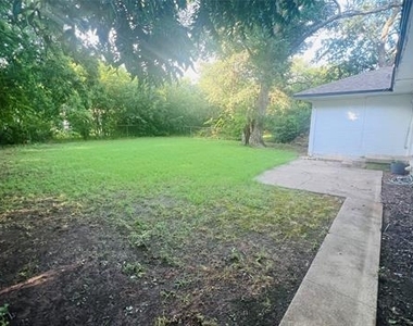 909 Laguna Drive - Photo Thumbnail 17