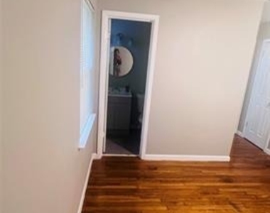 909 Laguna Drive - Photo Thumbnail 18
