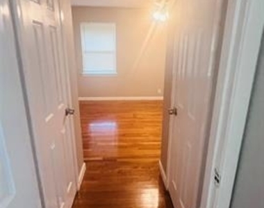 909 Laguna Drive - Photo Thumbnail 2