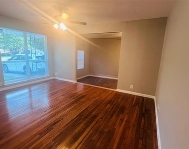 909 Laguna Drive - Photo Thumbnail 13