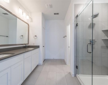 1540 Navasota Trail - Photo Thumbnail 11