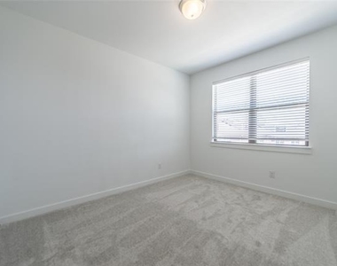 1540 Navasota Trail - Photo Thumbnail 15
