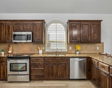 10445 Merced Lake Road - Photo Thumbnail 2