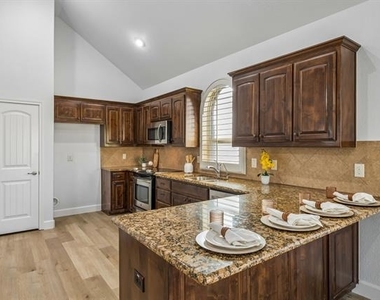 10445 Merced Lake Road - Photo Thumbnail 3