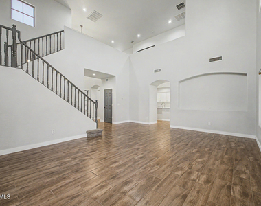 17446 W Yavapai Street - Photo Thumbnail 6