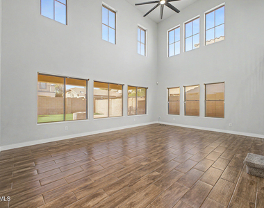 17446 W Yavapai Street - Photo Thumbnail 4