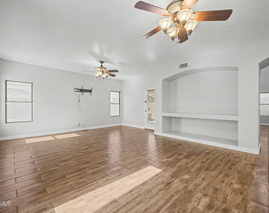 17446 W Yavapai Street - Photo Thumbnail 8
