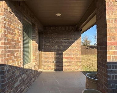 905 Berry Street - Photo Thumbnail 23