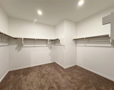 905 Berry Street - Photo Thumbnail 16