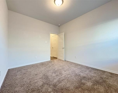 905 Berry Street - Photo Thumbnail 19