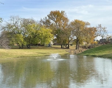 905 Berry Street - Photo Thumbnail 32