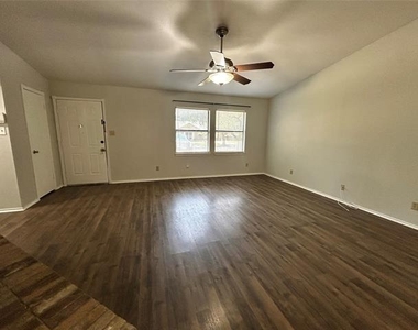 4205 Greencrest Drive - Photo Thumbnail 5