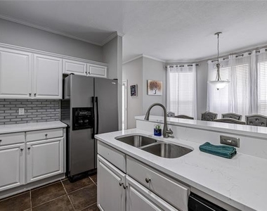 6011 Barrington Court - Photo Thumbnail 13