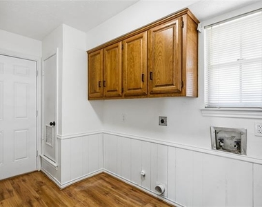 2012 Cross Bend Road - Photo Thumbnail 21