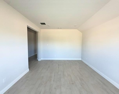 609 Tartane Drive - Photo Thumbnail 7