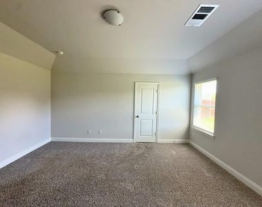 609 Tartane Drive - Photo Thumbnail 9
