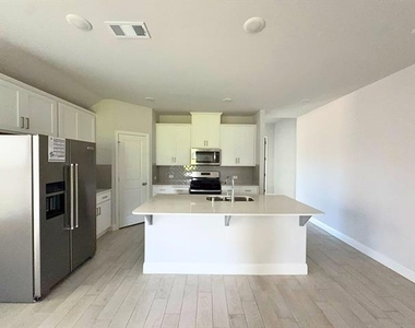 609 Tartane Drive - Photo Thumbnail 4