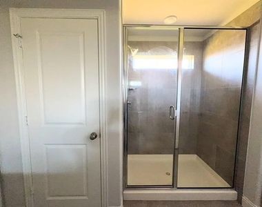 609 Tartane Drive - Photo Thumbnail 12