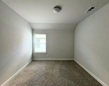 609 Tartane Drive - Photo Thumbnail 17