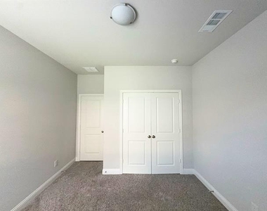 609 Tartane Drive - Photo Thumbnail 13