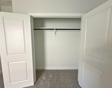 609 Tartane Drive - Photo Thumbnail 15