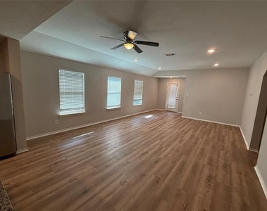 945 Newby Lane - Photo Thumbnail 3