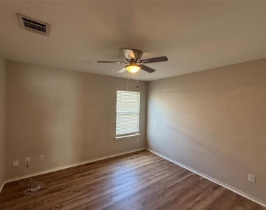 945 Newby Lane - Photo Thumbnail 6